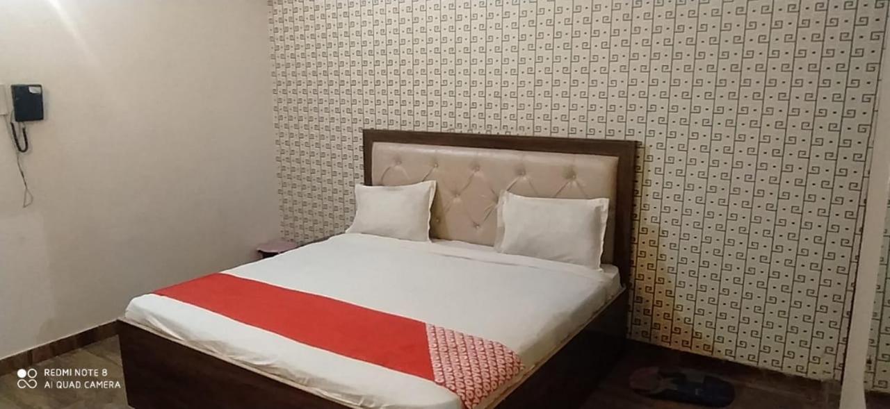 Hotel Divine Agra  Esterno foto